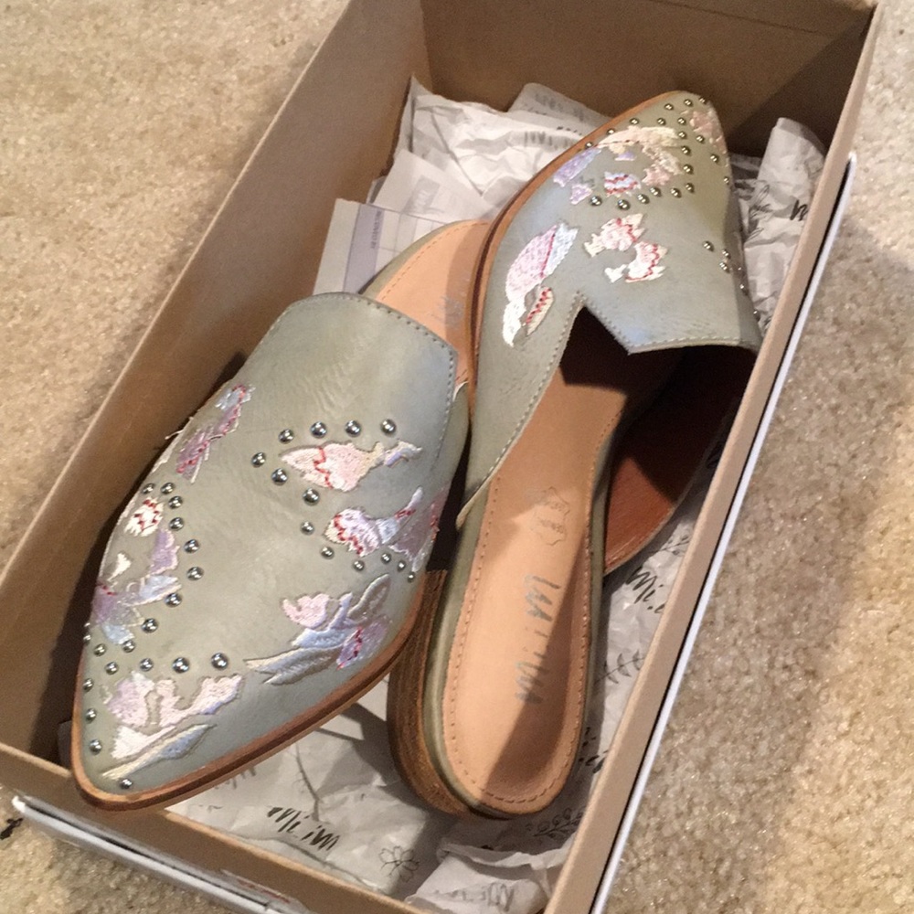Mi Im flat mules “Mint Grey” size 6